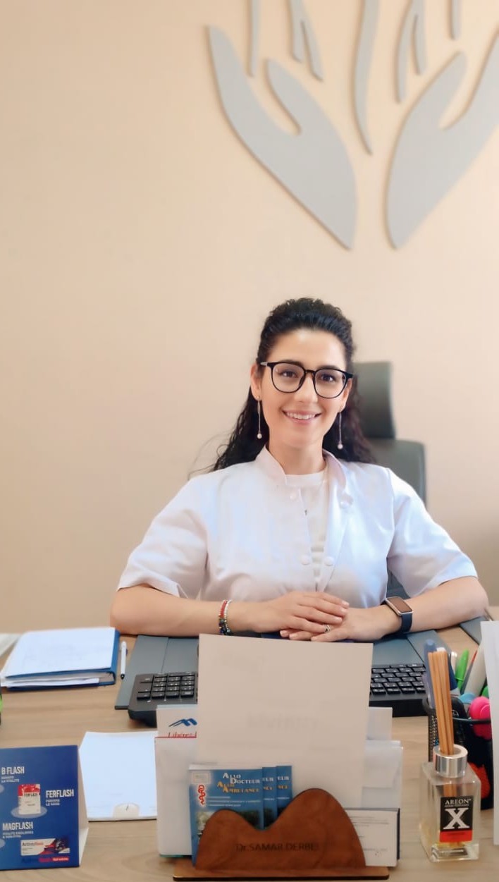Médecin interniste à l'Aouina Dr Samar DERBEL