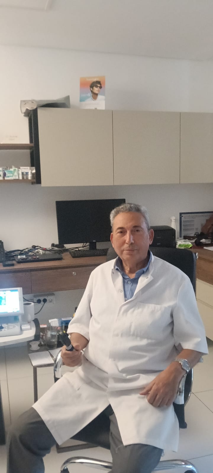 Ophtalmologue Clinique Les Oliviers Sousse – Dr Hachmi Mahjoub Dr Hachmi Mahjoub, ophtalmologue à la Clinique Les Oliviers à Khezama Sousse